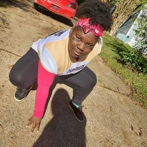 Meet your Posher, Ajah